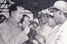 1956年，毛主席在北京开会，见到一人后大喜：我们的老班长回来了图片