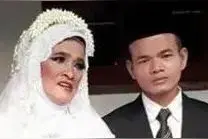 90后印尼小伙居然娶了个78岁老太，结婚时女方没要1分钱彩礼图片