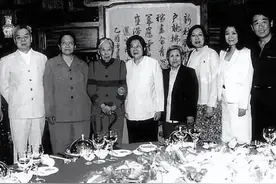 1979年，王光美得知李讷重病住院，帮忙照顾王效芝：到我那吃吃饭图片
