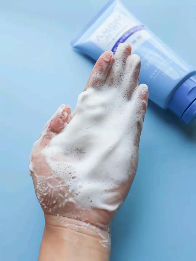 被盲目跟风的网红洗面奶，价格真的高，洁面效果一般，你用过哪个