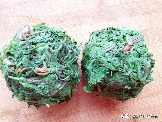 3月白蒿正当时，你知道怎么吃吗？学会这做法，卷卷蒸一蒸太香了