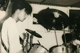 黄家驹《海阔天空》，表达了坚持与理想，你知道写给谁的吗？图片