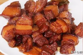 炒红烧肉时，切记不要焯水，试试这样做，出锅肥而不腻，太香了图片