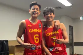 优秀榜样！女篮姐妹花杨力维、杨舒予向涿州受灾地区捐款20万图片