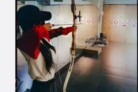 出戏则武功尽失？杨幂射箭9支箭全脱靶 生活与演戏真不是一回事儿图片