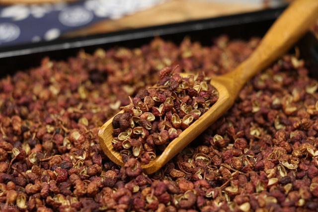 花胶炖汤怎么会苦的 2026年花胶煲汤为什么会苦