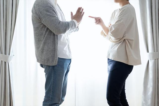 为了生儿子，丈夫带女人回家，丈夫：还不是你没用，我：滚，离婚