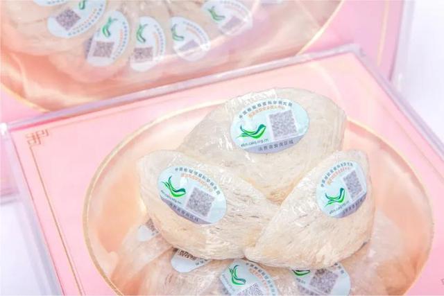 带毛的燕窝好还是不带毛的好 2026年燕窝带毛不带毛的区别