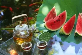 岁数大了要戒菊花？年过50，牢记“2喝2不喝”，喝对才好处多多图片