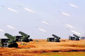 一旦爆发战争，解放军千辆远程火箭炮，一轮齐射谁能顶得住？图片