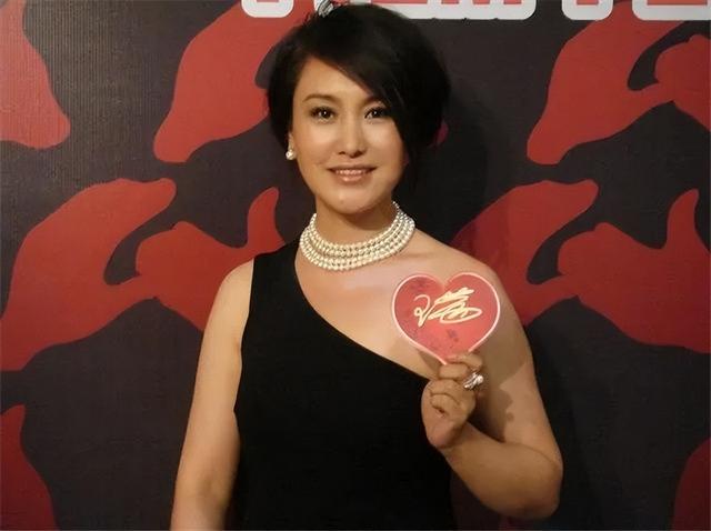 还记得《重案六组》里的季洁吗,18年已往了,她近况怎样