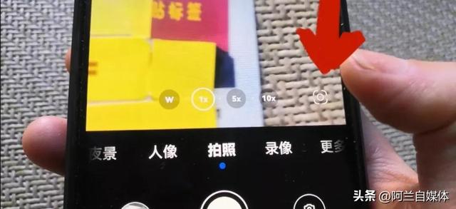 如何把身份证的正反面放一张纸上？还能加防盗水印，用手机就可以
