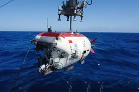 “蛟龙”深海潜水器7000米与母船失联近1小时，究竟发生了什么？图片
