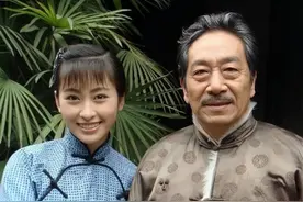 演员王奎荣：68岁娶小37岁饶芯语，71岁老来得女，如今称不敢老去图片