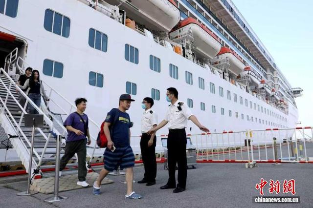 辽宁大连迎邮轮出入境旺季