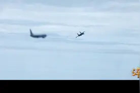 歼16曾贴脸掠过澳军机，澳军飞行员吓得放弃挑衅，返航后停飞送医图片