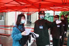 “军队文职”和“军官”对比，有什么区别？看完这3点后终于懂了图片