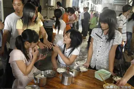 石碣往事：流水线上的老妻少夫图片