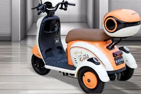 2款接娃电动车来了，能载2~3人，续航70-100公里，60岁以上也能骑图片