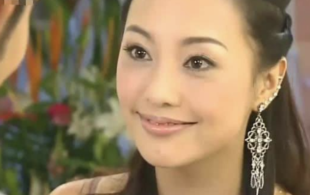 表面是艺人，实际是富家千金的7位女星，她们最不怕的就是潜规则