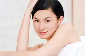 玉兰油女神近况曝光，女儿11岁了，和富豪老公离婚后开私房菜馆图片