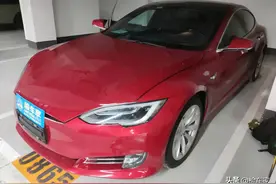 特斯拉降价啥时候是个头？老车主亏到心痛！这辆Model S只能卖25万图片