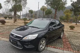 一万多买了台经典款福克斯，操控动力都有了，师傅验完车说捡到了图片