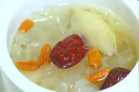 嗓子干痒不舒服，多喝这3种汤，润肺止咳很有效，成本不足10元钱图片