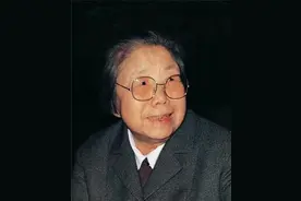 邓颖超：凡是做了我干女儿的人，都是苦命的，我真正认的只有3个图片