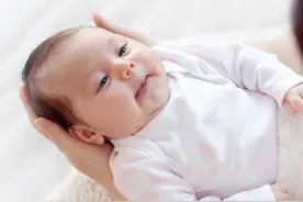 别嫌娃粘人！3个表现越明显说明大脑发育越超常，中一条就偷着乐图片