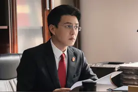 《底线》4位女性，叶芯是“愣头青”，王秀芳上演“欢乐喜剧人”图片