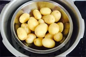 土豆高压锅压几分钟？高压锅烹饪土豆，几分钟就能享受美食图片