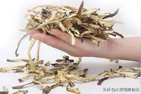 晒茄子干，切完就晒容易发黑发苦，牢记2点，茄干香浓耐嚼更好吃图片