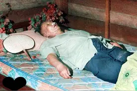 从波尔布特的遗体到洪森首相的全家福，这些历史相片很珍贵图片
