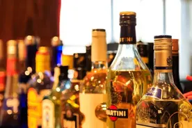 “狂妄自大”的美国，为何攻不破中国白酒的防线？原来核心在这里图片