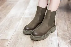 鞋子两侧夹脚怎么解决，鞋子磨脚有什么解决的办法图片