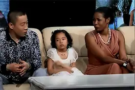 非洲女和中国小伙生下混血儿，宝宝的肤色真让人感到惊喜图片