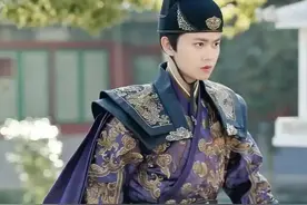 8位男星穿“飞鱼服”，有人油腻耍帅，有人被请求半永久，差距大图片