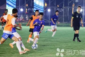 第二十五届“贝贝杯”青少年足球赛在苏州开幕图片