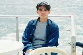 昆仑之战：蔡徐坤两度招惹周杰伦，终被粉丝捧成内娱笑话图片