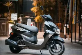 雅马哈旭鹰125，十分优秀！这广告语配么？就拿同品牌巧格i对比图片