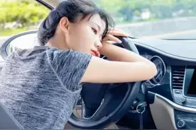 那年在驾校练车场，我和24岁女学员难忘的一段情感经历图片