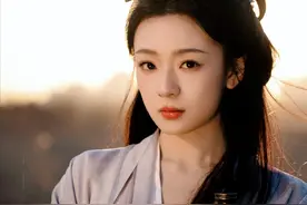 《清明上河图密码》22岁的她火了，长得很美，就是撞脸超10位女星图片