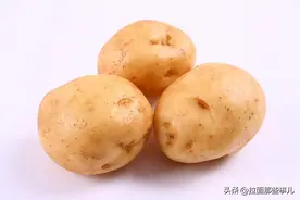 土豆只会拿来炖炒，做法太老土，换个奇葩做法，家里孩子吃不够图片