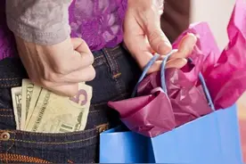 内行提醒：看似不起眼，但很烧钱的“5个”习惯，很多人都中招了图片