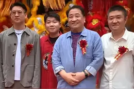 一张合影，捅破了相声界新星的尴尬处境，原来郭德纲说的都是真的图片