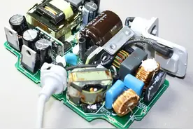 Macbook 充电器拆解，为什么那么多人更愿意买原装充电器图片