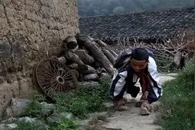 非洲埃塞俄比亚的“爬行村”：一代代的无奈，近亲结婚下的产物图片