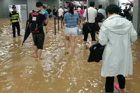 “720暴雨”亲历者自诉：我，乘5号线回家的姑娘，与死神擦肩而过图片