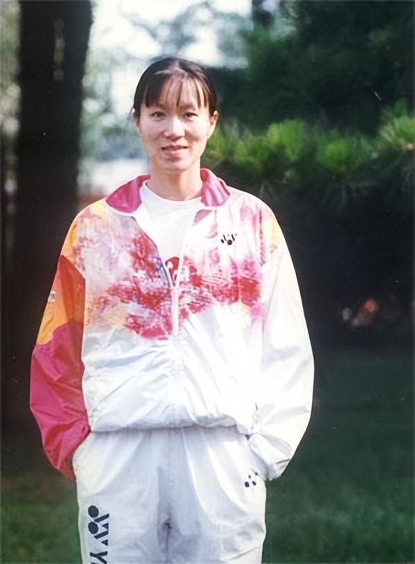 羽坛名宿葛菲：父亲早逝亲情有泪，退役结婚后人生现状怎样？